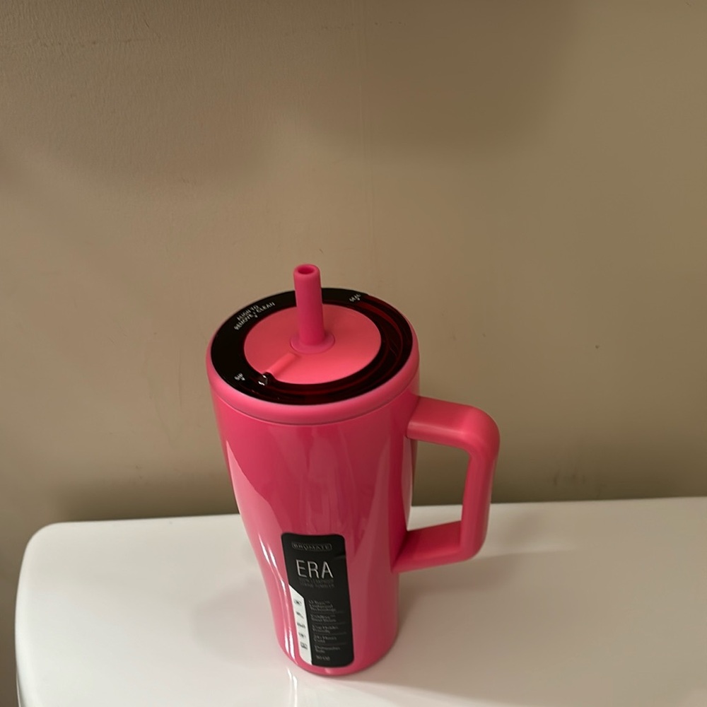 Brumate Era 30oz in Neon Pink. Brand new!
